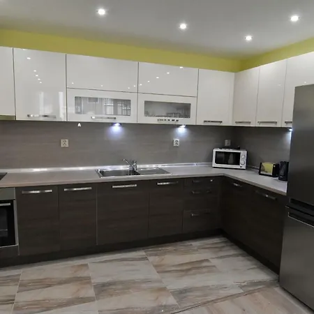 Apartment Deni *