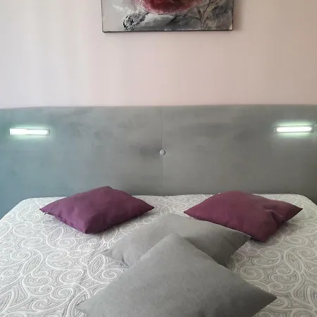 Deni Apartment *